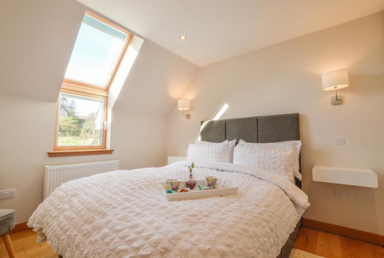 Rowan Tree Apartment - A Modern, Quiet Hideaway With Sweeping Views Across Oban Esterno foto